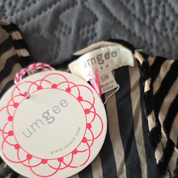 NWT Umgee Black and Cream Velvet Burnout Chevron Fringed Kimono S/M - Picture 5 of 6